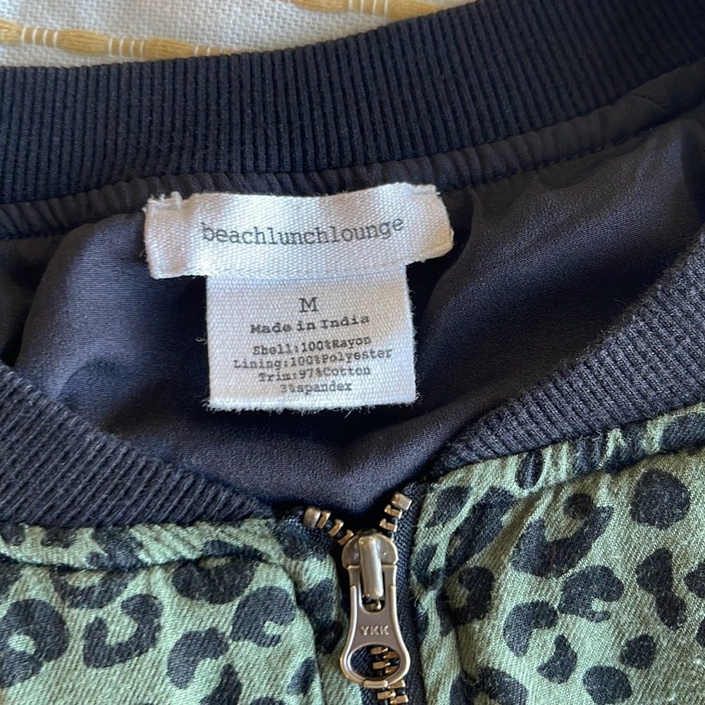 BEACHLUNCHLOUNGE - Size MEDIUM- Dasha leopard animal print bomber jacket - Picture 3 of 12